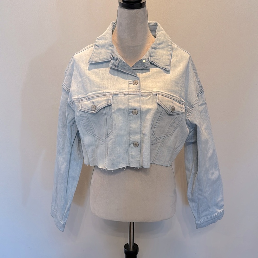 New York & Company cropped light wash denim jean jacket NWT L